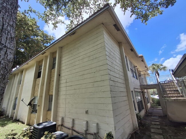 Building Photo - 11506 Royal Palm Blvd