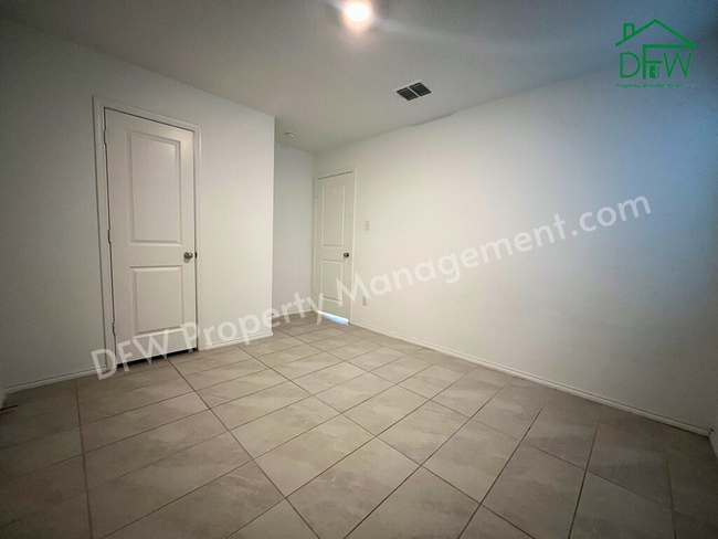 Building Photo - Charming 3-Bedroom Home for Lease in Quiet Little Elm Neighborhood!