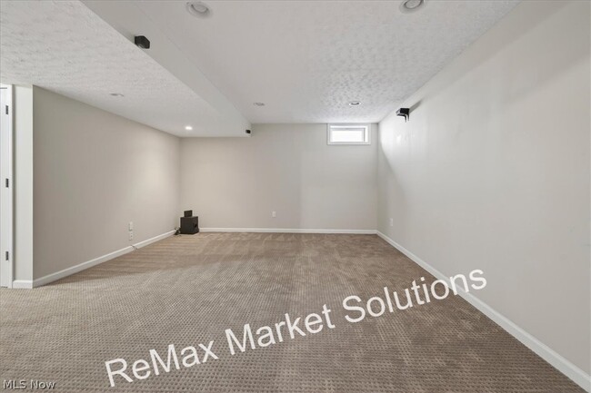 Building Photo - 159 Stone Ridge Way