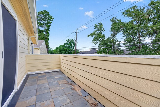 Building Photo - 14515 Wunderlich Dr