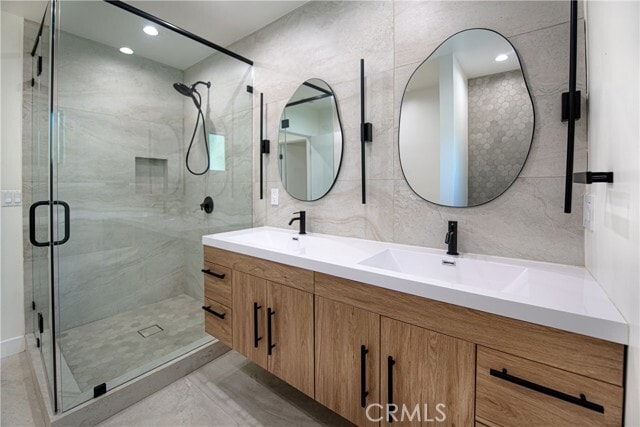 Building Photo - 7760 Independence Ave