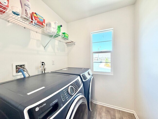 Building Photo - 30607 Cyclone Ave