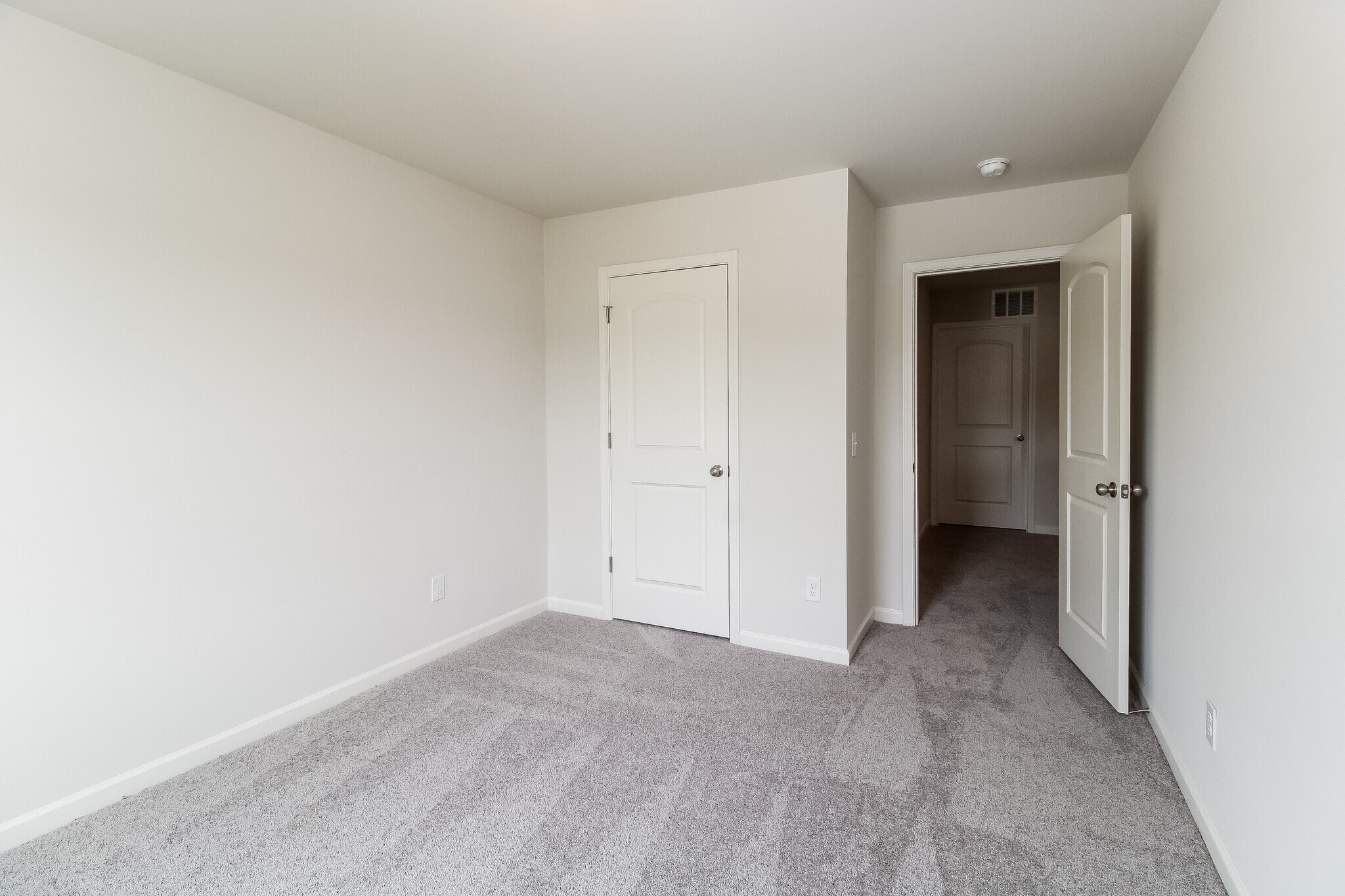 Building Photo - 1681 Robins Nest Drive