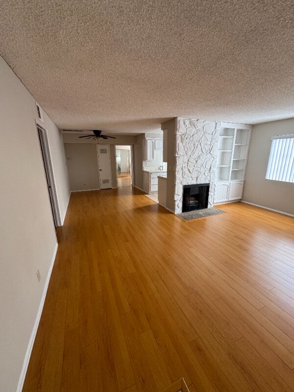 Building Photo - 725 E Providencia Ave