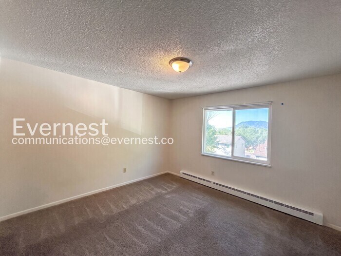 Building Photo - 1075 Magnolia St