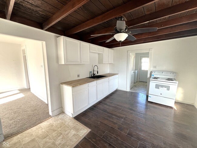 Building Photo - 231 E South C St