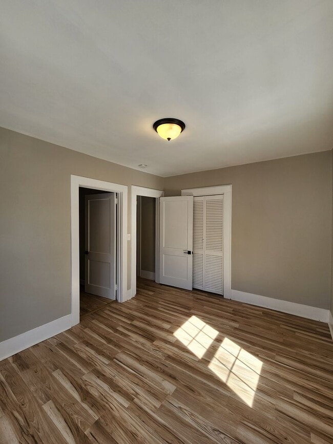 Building Photo - Oakley Rental with Most Utilities Included!