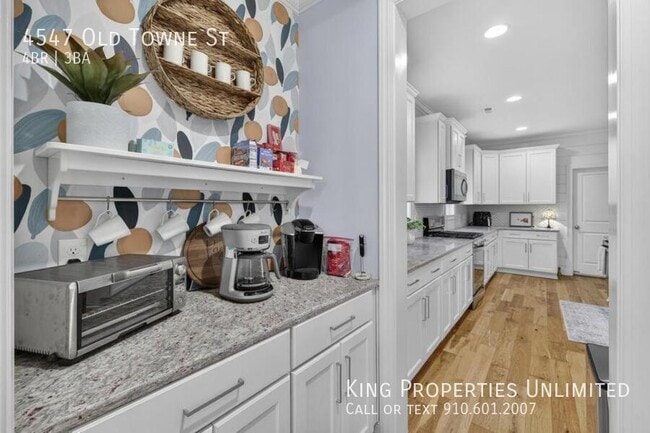 Building Photo - 4547 Old Towne St