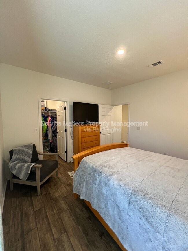 Building Photo - 4130 Lazy Breeze Ln