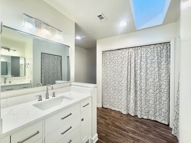 Building Photo - 155 Gleneagles Dr