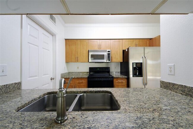 Building Photo - 6533 Emerald Dunes Dr