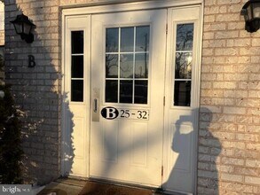 Building Photo - 26 Park Ave