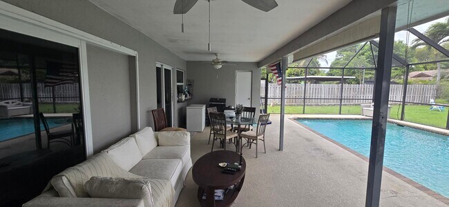 Building Photo - 288 NW 89th Ave