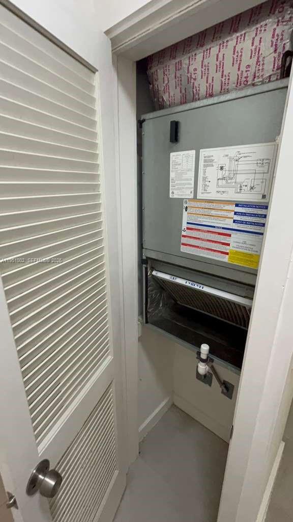 Building Photo - 780 NE 122nd St