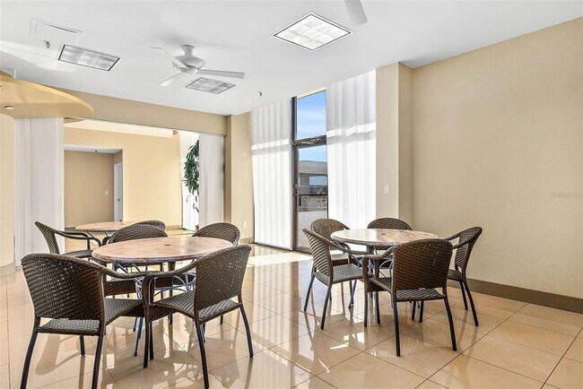 Building Photo - 1601 N Central Ave