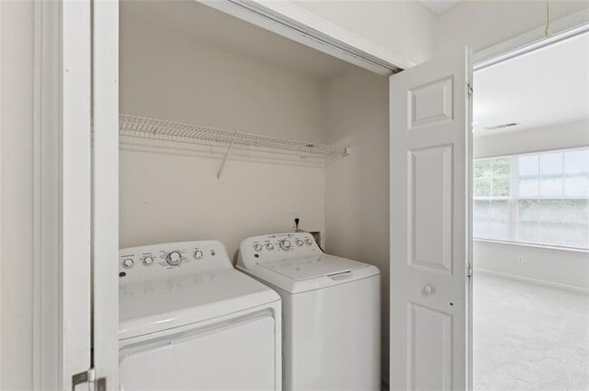 Building Photo - 6710 Stoneleigh Way