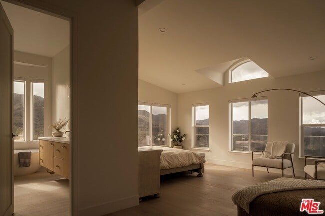 Building Photo - 265 Westlake Blvd