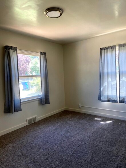 Bed #2 - 3855 Nordin Ave