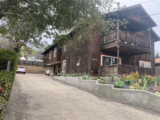 Building Photo - 2048 Swazey St