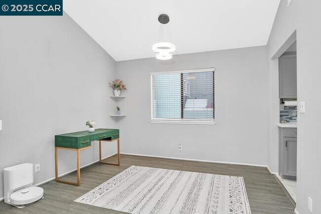 Building Photo - 1072 Maywood Ln