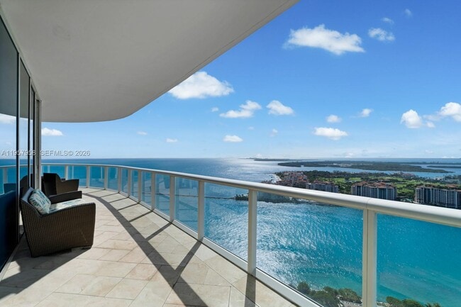 Building Photo - 100 South Pointe Dr