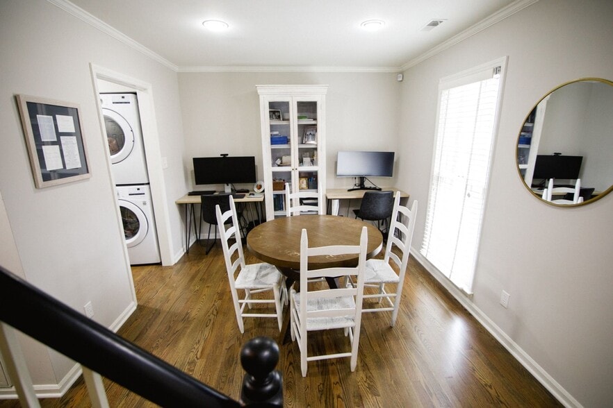 Building Photo - 510 N Poplar St