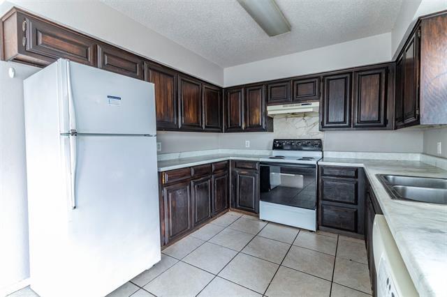 Building Photo - 201 S Las Vegas Trail