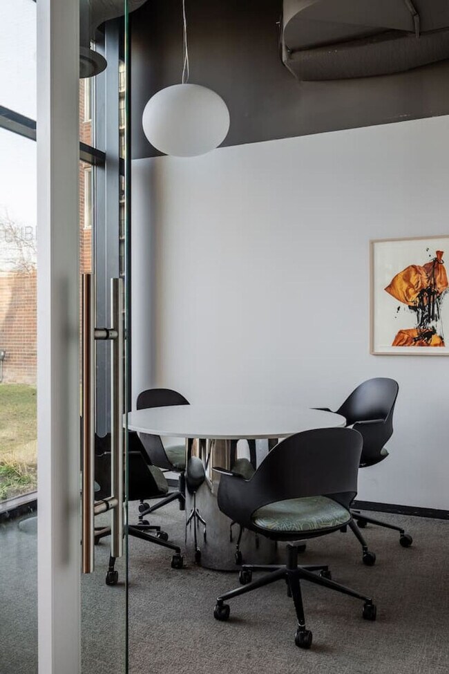 Building Photo - 901 S Ashland Ave