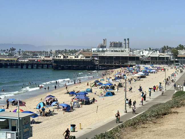 Redondo Pier-steps away - 650 The Village