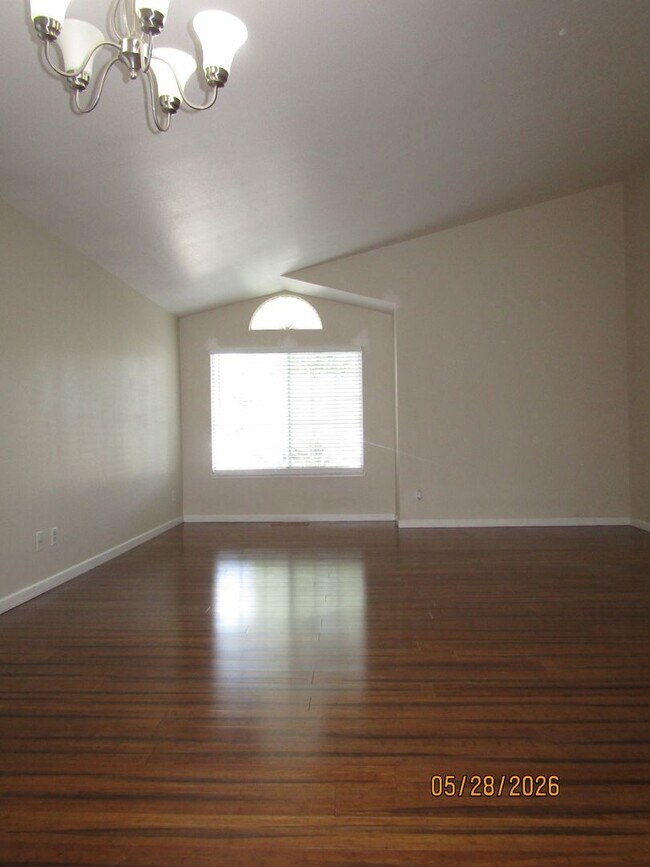Building Photo - Beautiful single story 3 bedroom house with large back yard. Private cul- de- sac. Bonus office/ ...