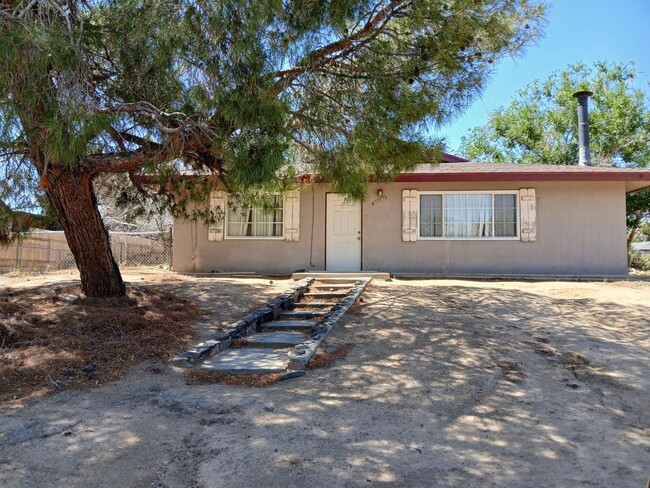 Building Photo - 55555 Pueblo Trail