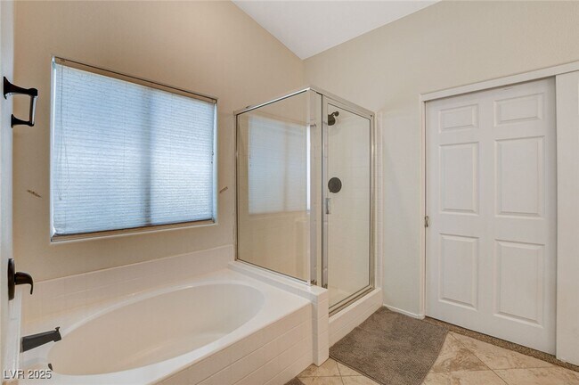 Building Photo - 10988 Salernes St