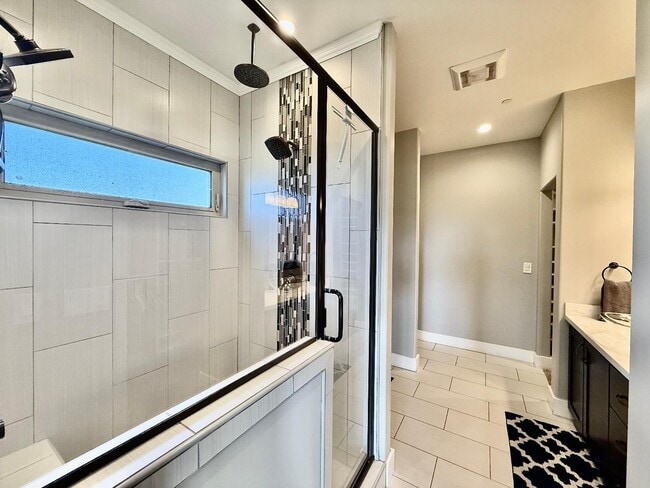 Building Photo - 760 Beachwood Ct