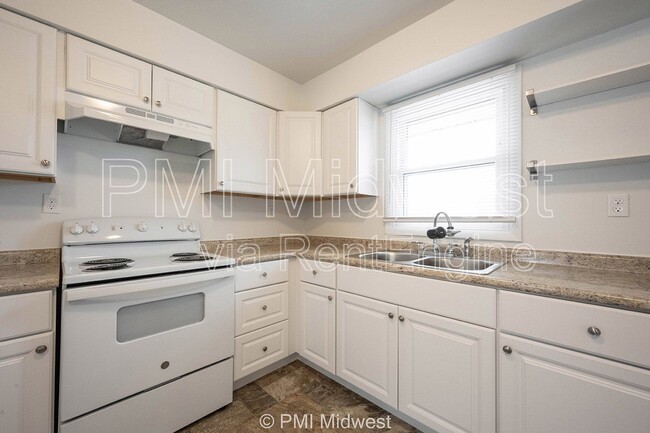 Building Photo - 4881 300W