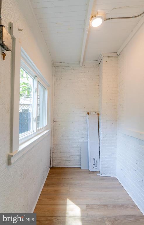 Building Photo - 1645 S Etting St