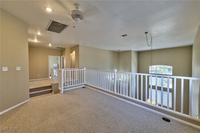Building Photo - 10737 Hunter Mountain Ave