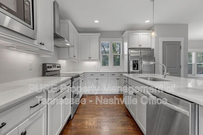 Building Photo - 702B Waco Dr