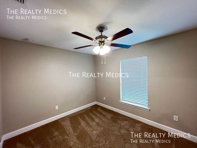 Building Photo - 2736 SW 161st Loop