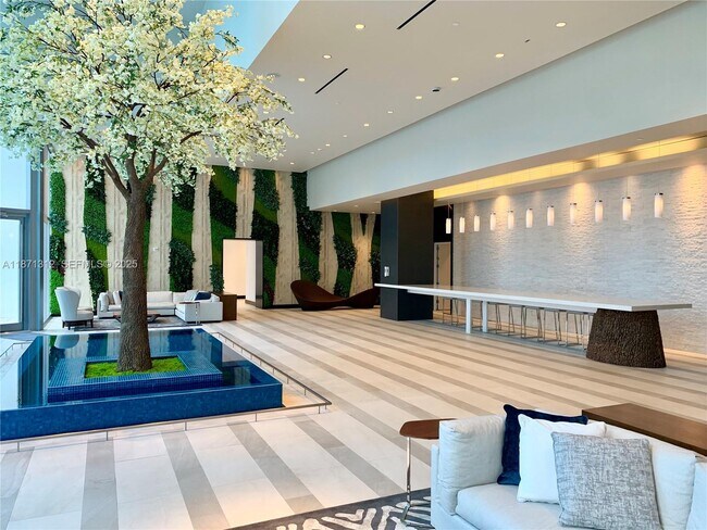 Building Photo - 851 NE 1st Ave