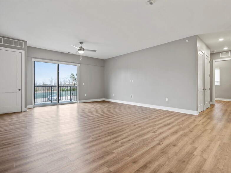 Building Photo - Cedar Valley Luxury Apartments