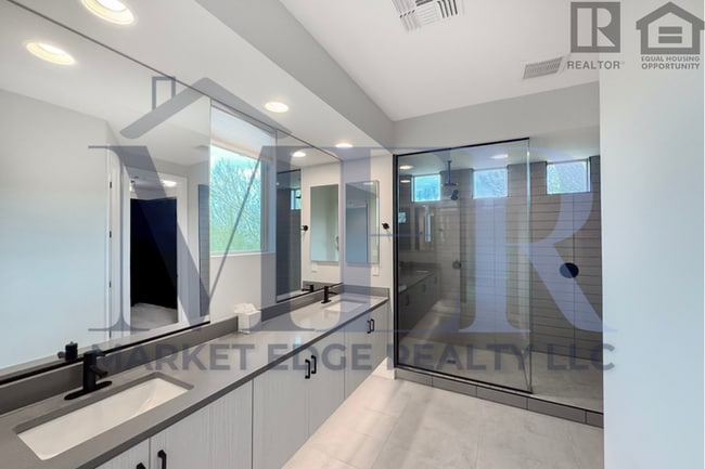 Building Photo - 3Bed/2.5Bath House at Deer Valley/Cave Creek Rd! $4995 Move-In Special! Ready for Immediate Move-In!