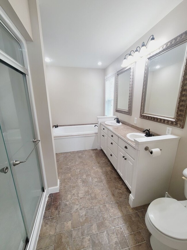 Building Photo - Beautiful Brick Ranch in Campbell County