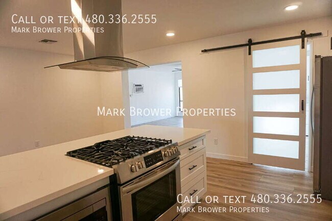 Building Photo - 713 S Darrow Dr