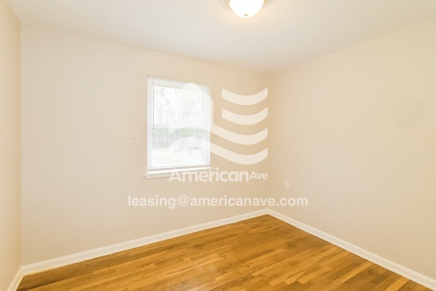 Building Photo - 3252 Willow Ln Dr