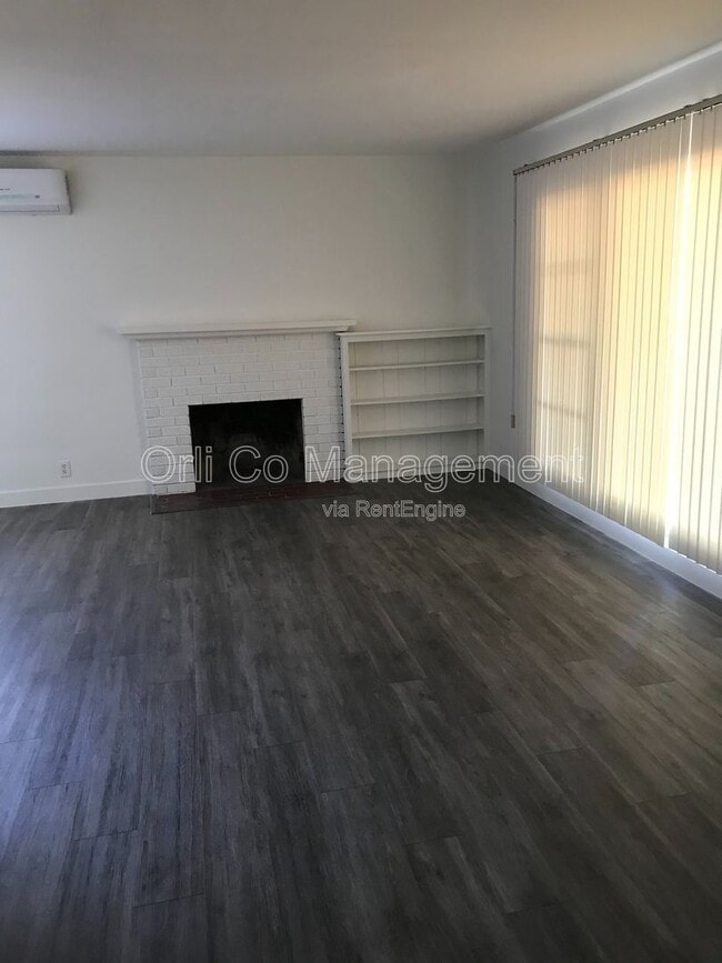Building Photo - 6500 Balboa Blvd