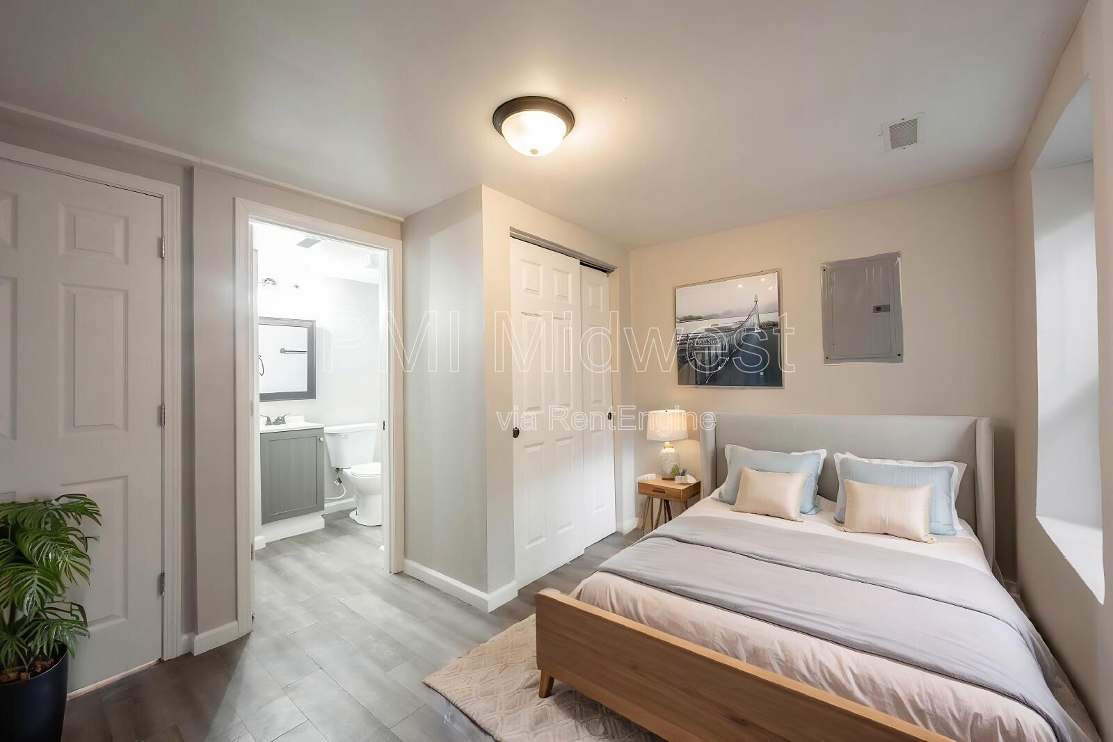 Building Photo - 955 N Traub Ave