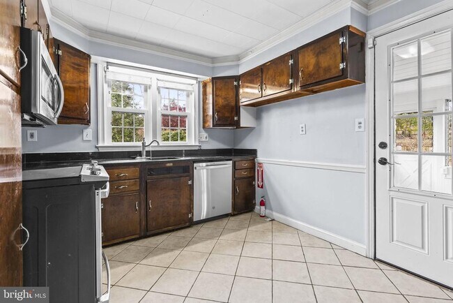 Building Photo - 4 E Franklin Ave