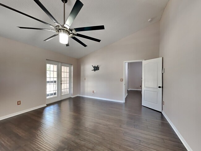 Building Photo - 524 Quail View Ct