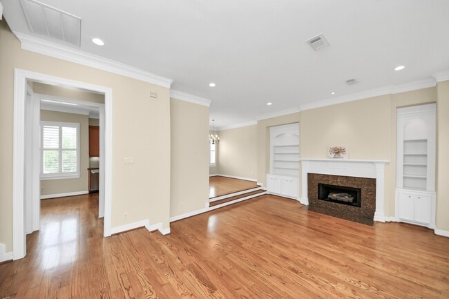 Building Photo - 2930 Brompton Square Dr