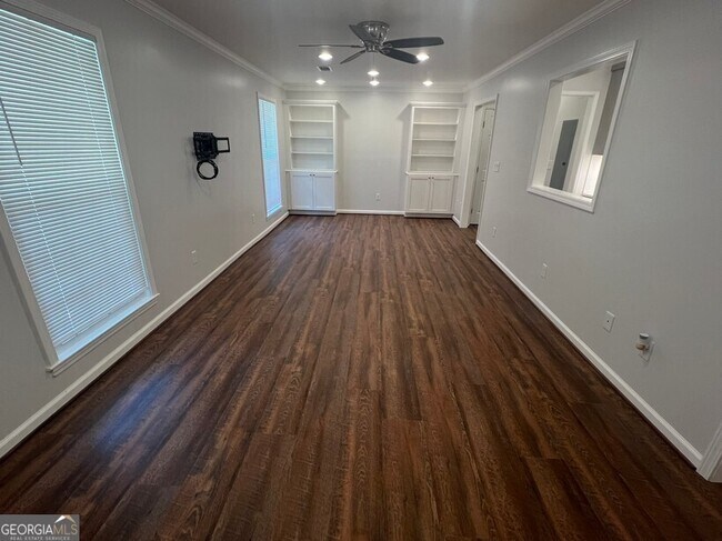 Building Photo - 648 Nelby Ct